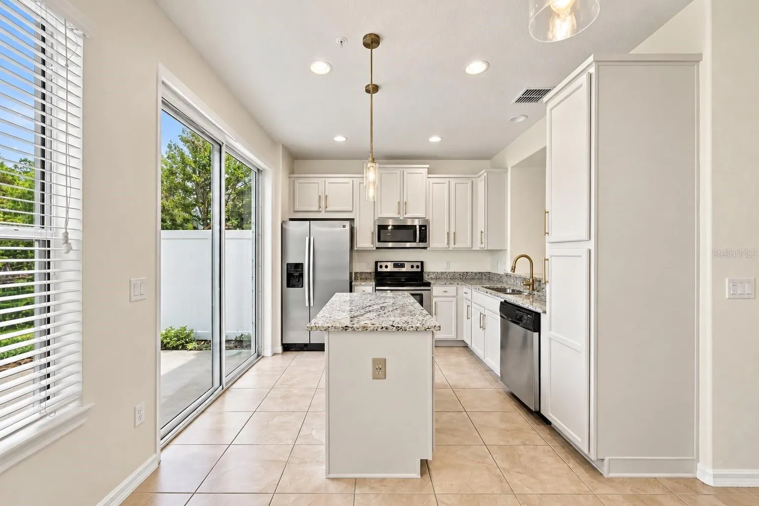 9649 SILVER BUTTONWOOD ST