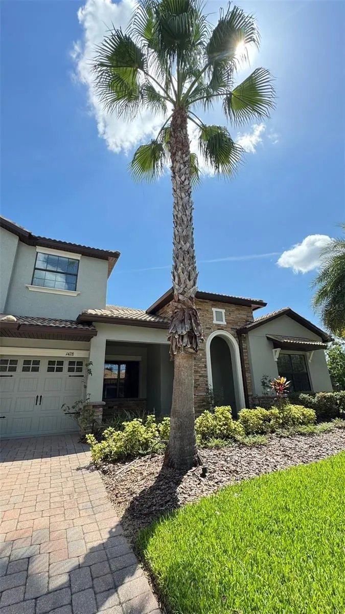 1428 DEUCE CIR