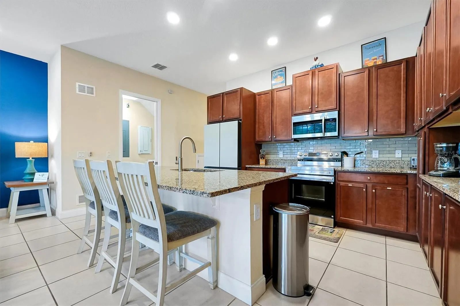 142 CAPTIVA DR