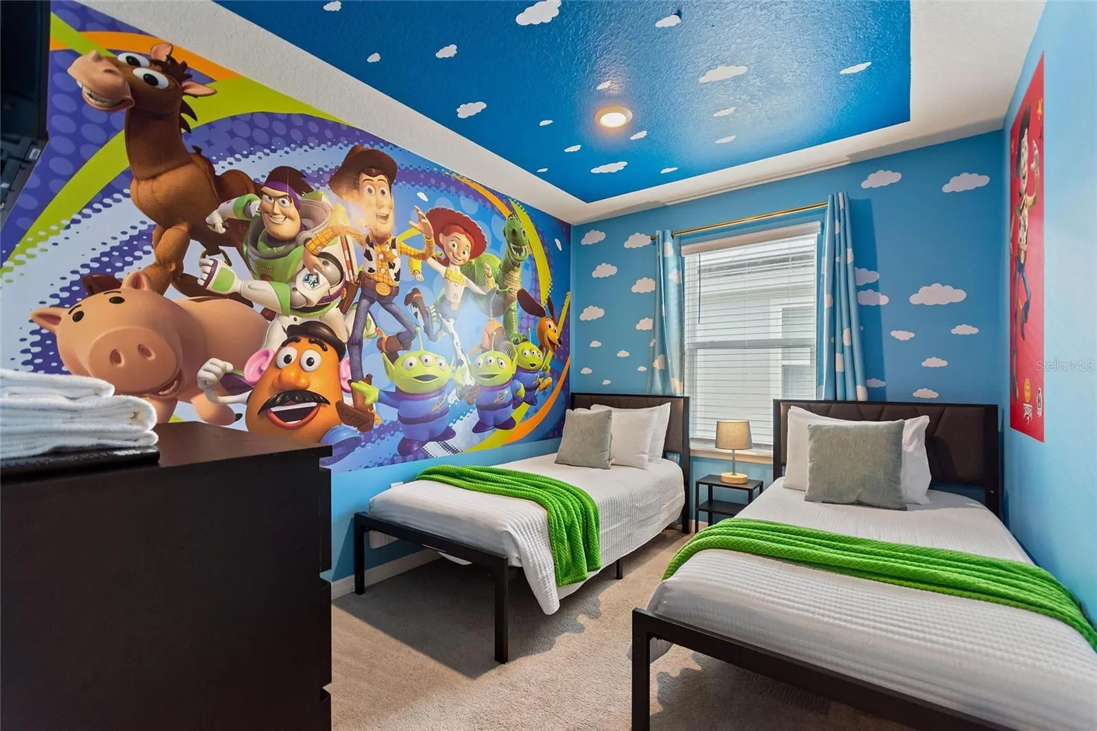 7240 OAKMOSS LOOP