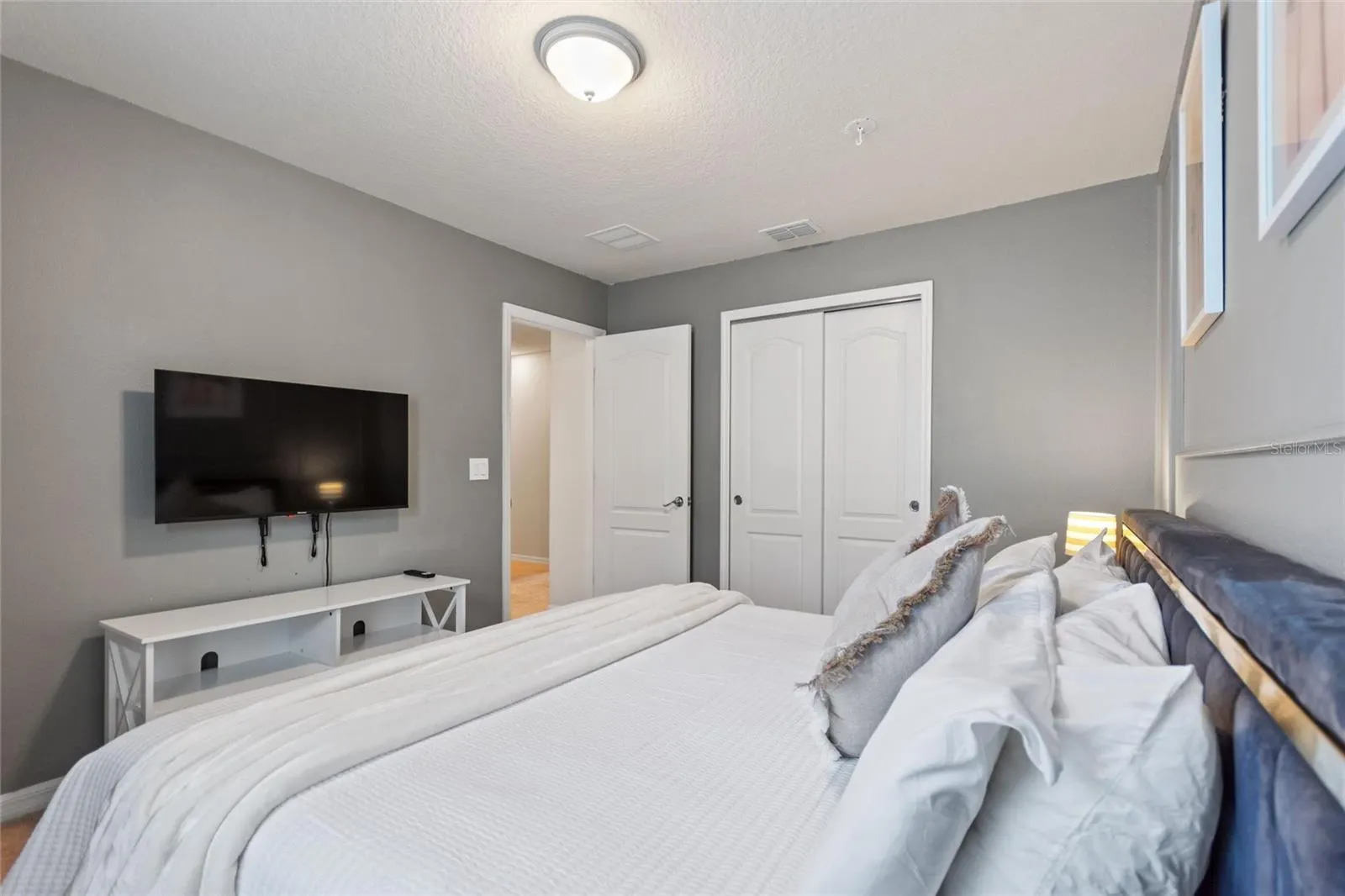 7240 OAKMOSS LOOP