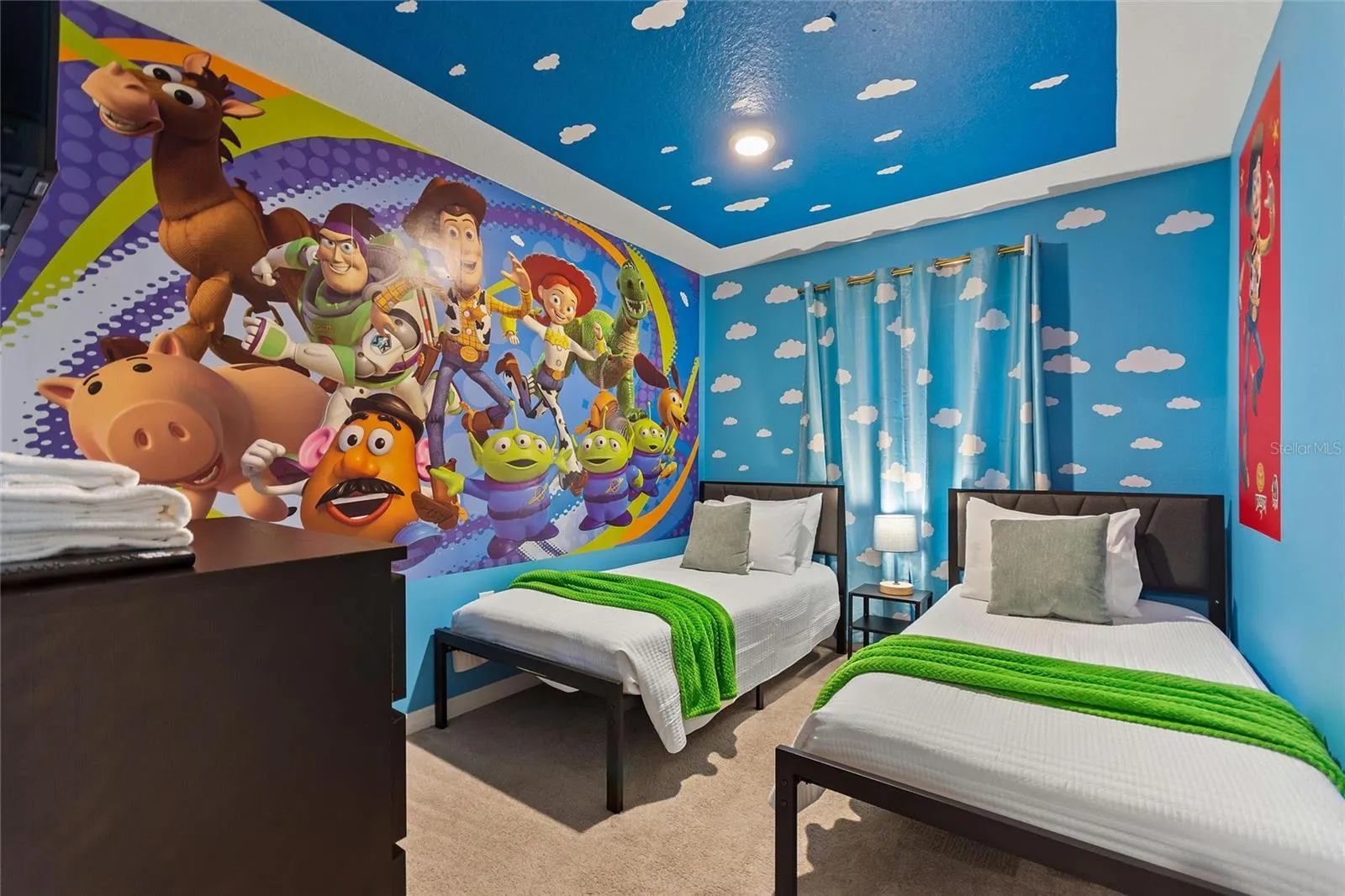 7240 OAKMOSS LOOP
