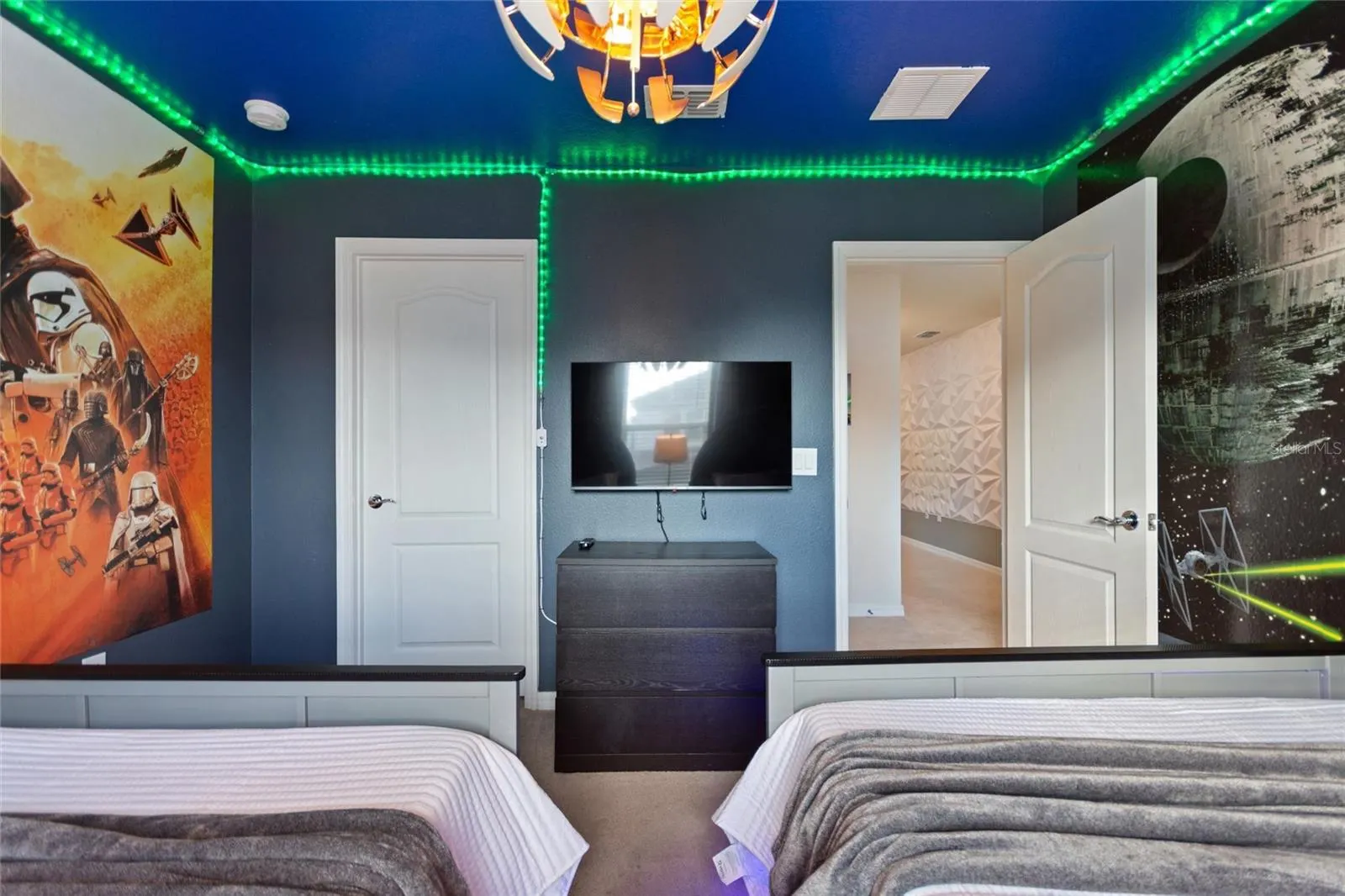 7240 OAKMOSS LOOP