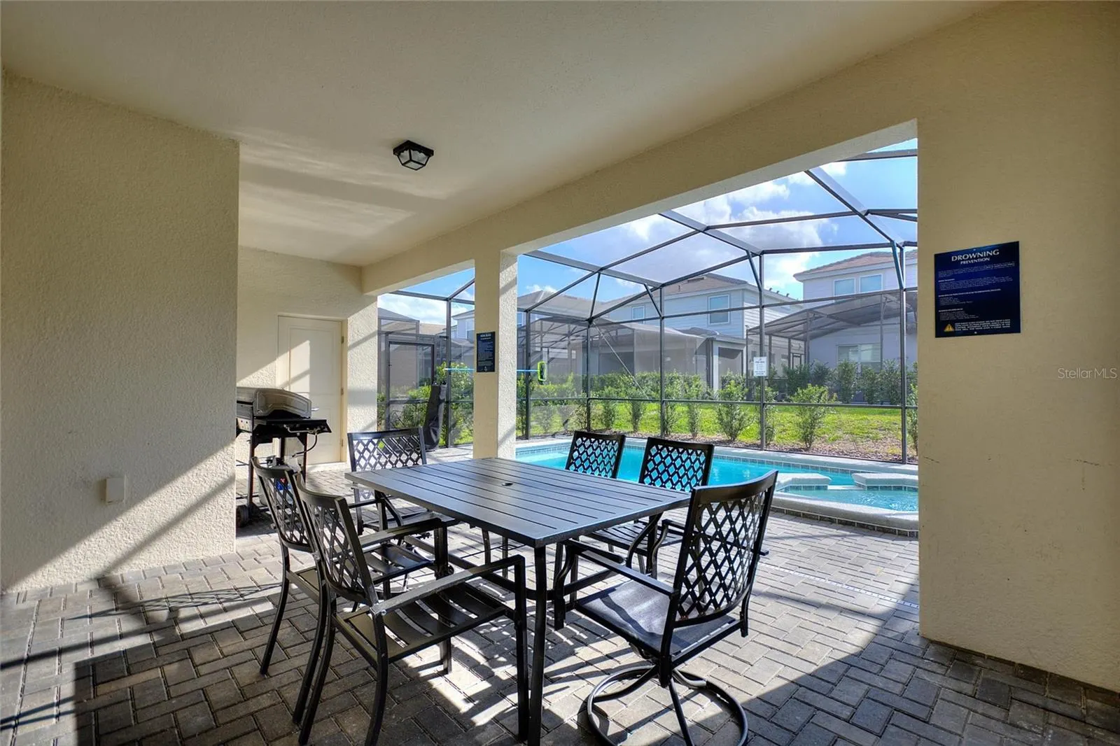 7240 OAKMOSS LOOP