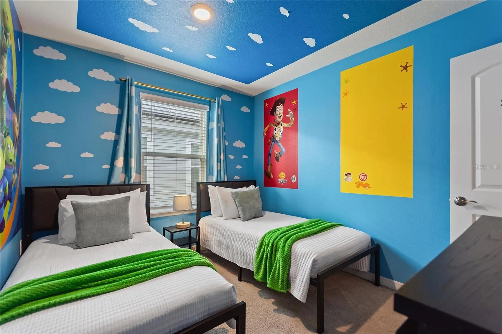 7240 OAKMOSS LOOP