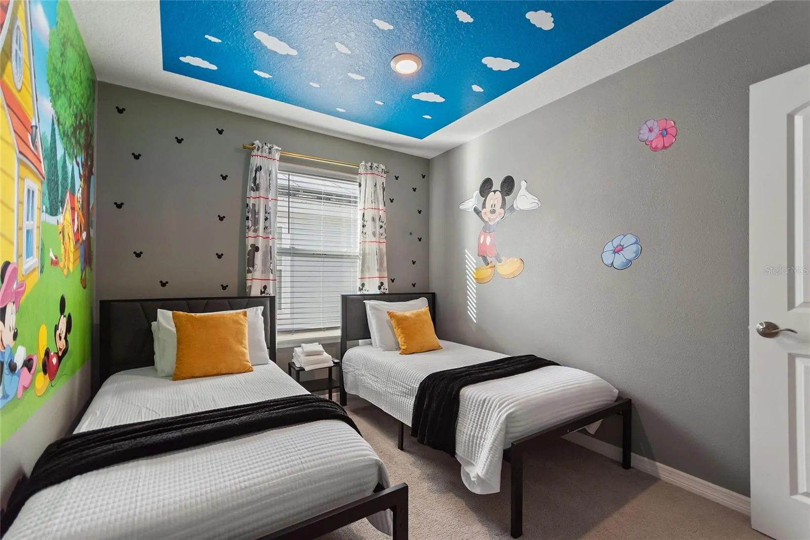 7240 OAKMOSS LOOP