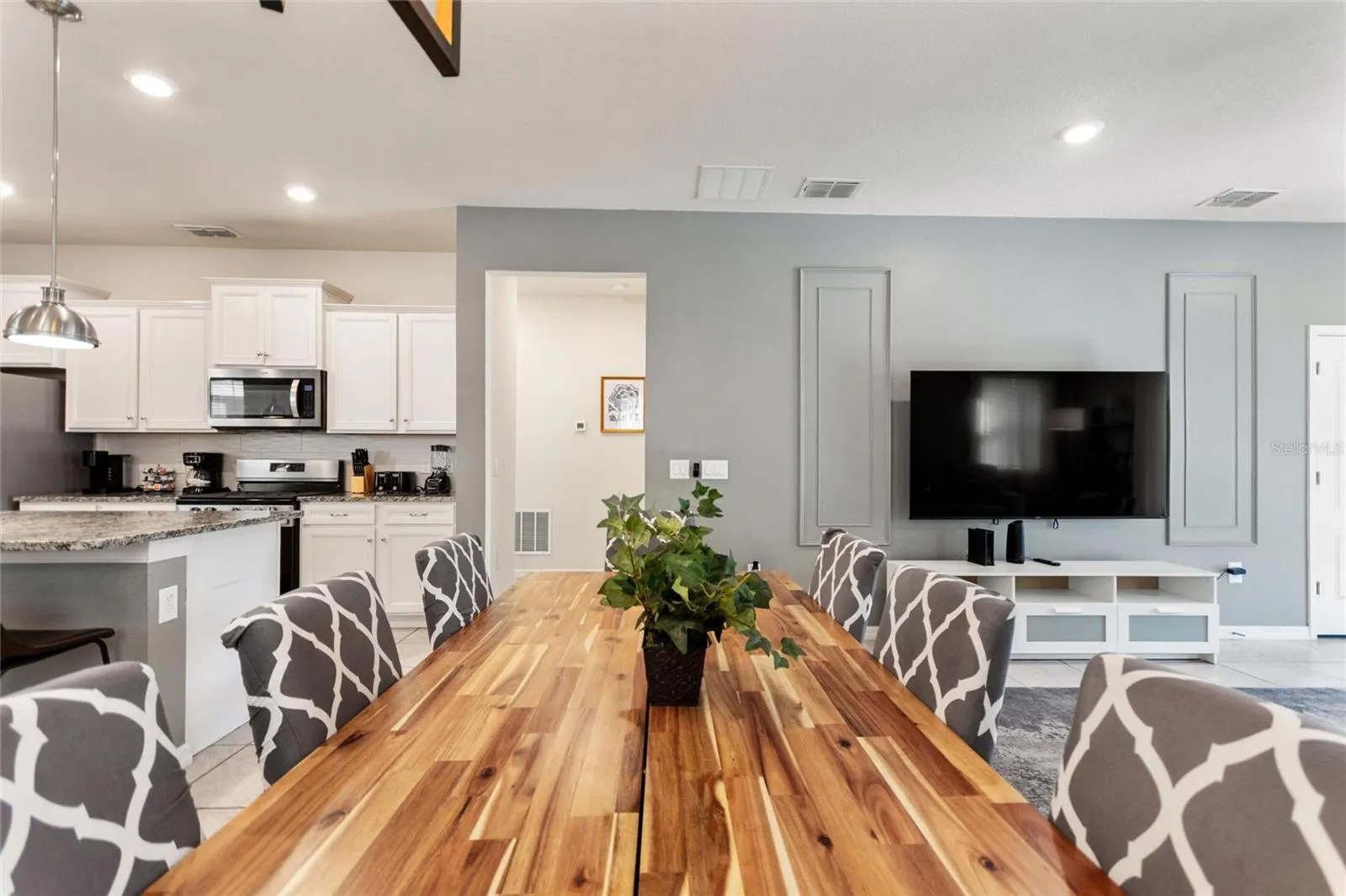 7240 OAKMOSS LOOP