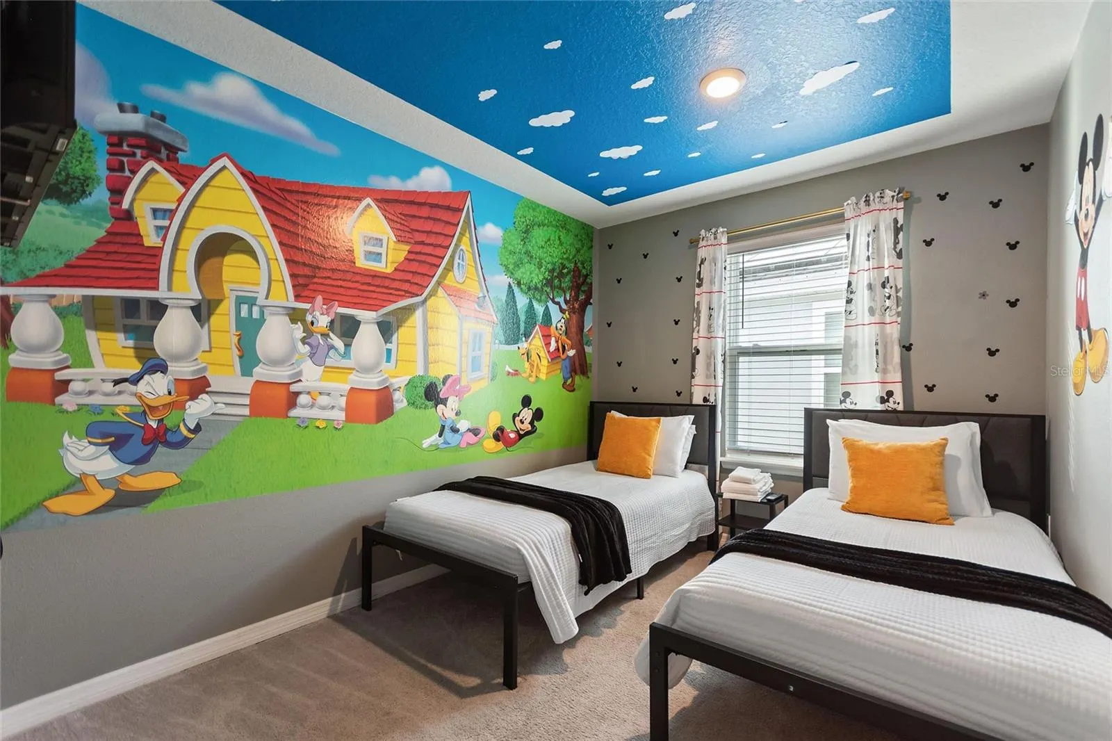 7240 OAKMOSS LOOP