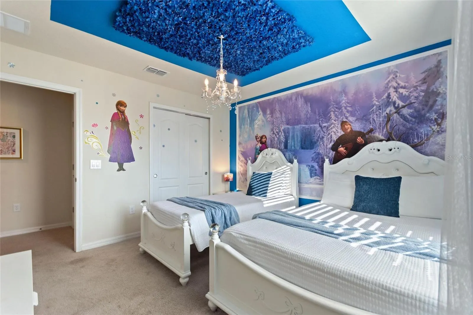 7240 OAKMOSS LOOP
