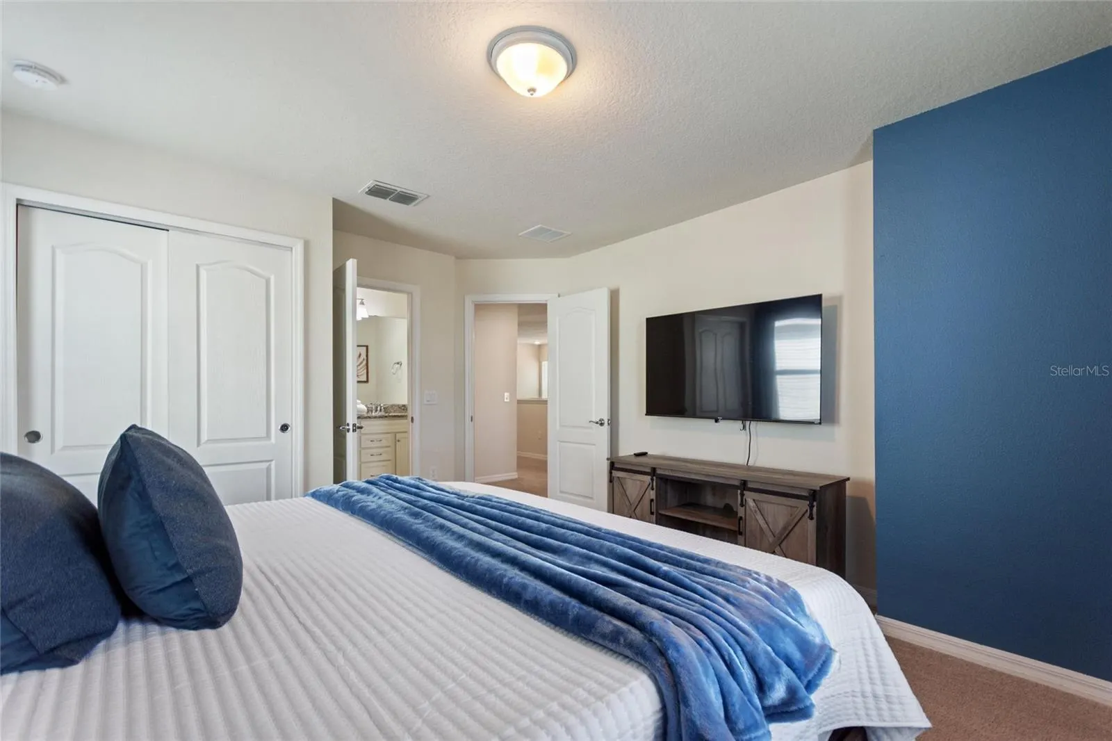 7240 OAKMOSS LOOP