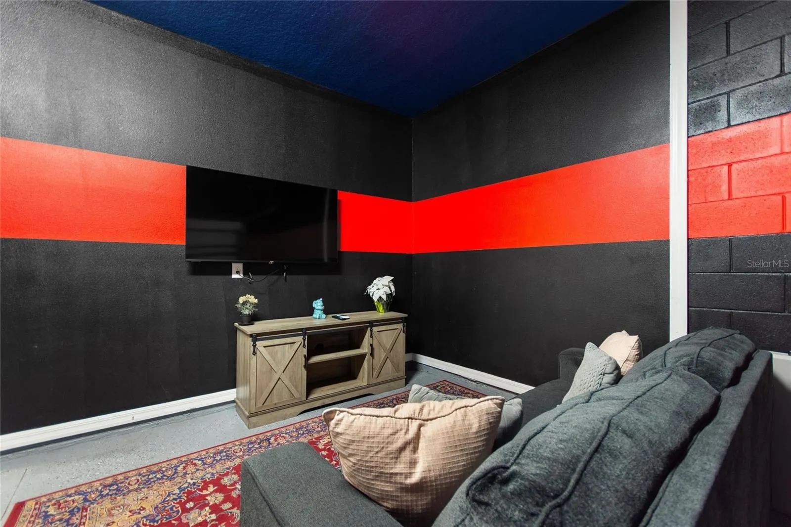 7240 OAKMOSS LOOP