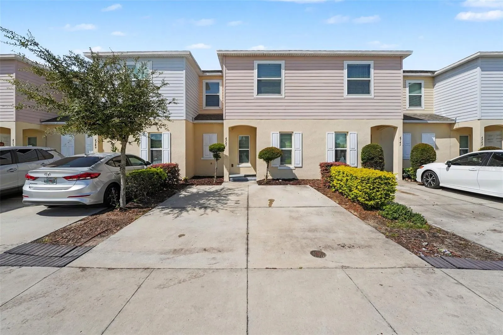 4747 CORAL CASTLE DR