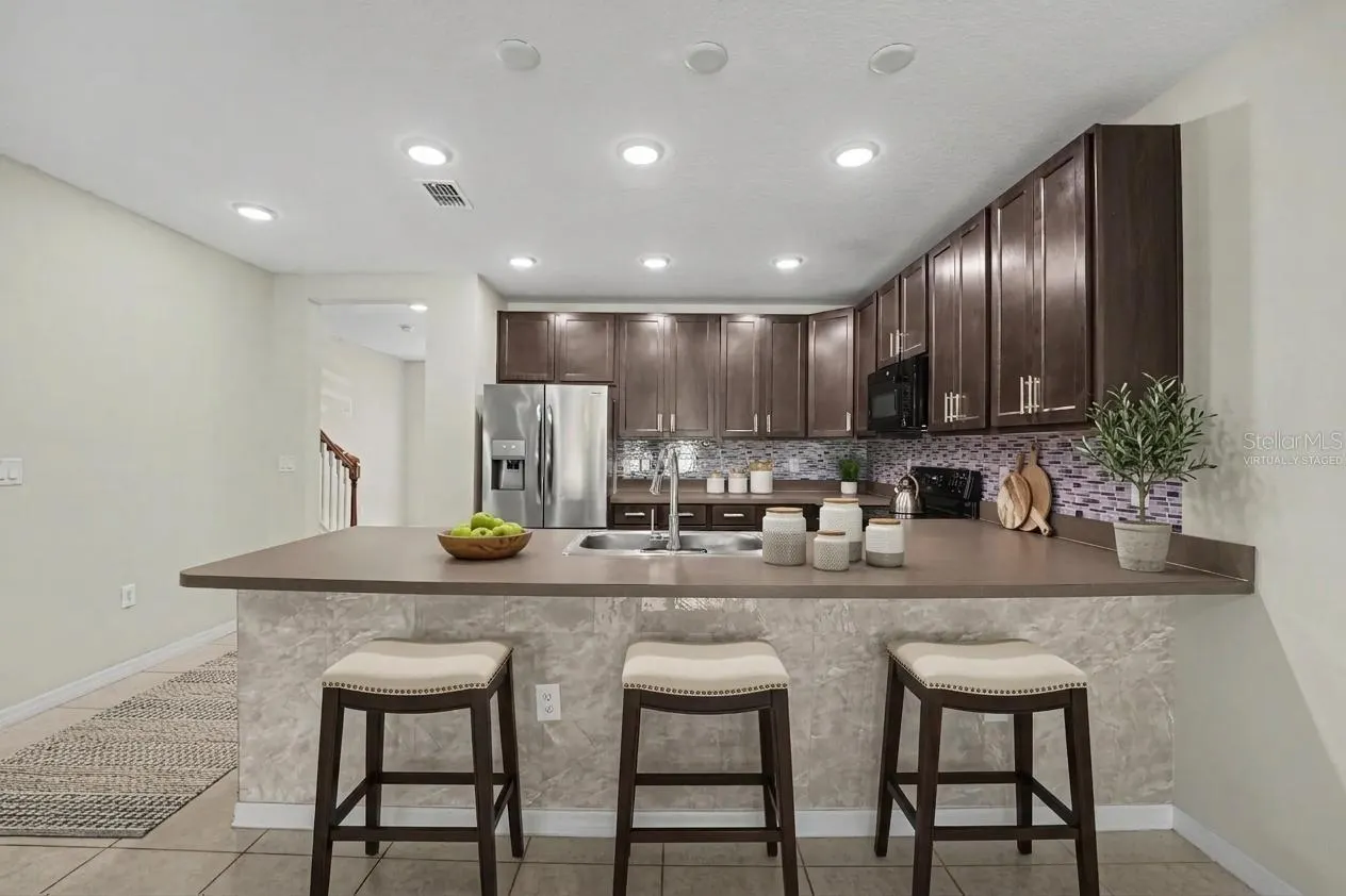 4747 CORAL CASTLE DR