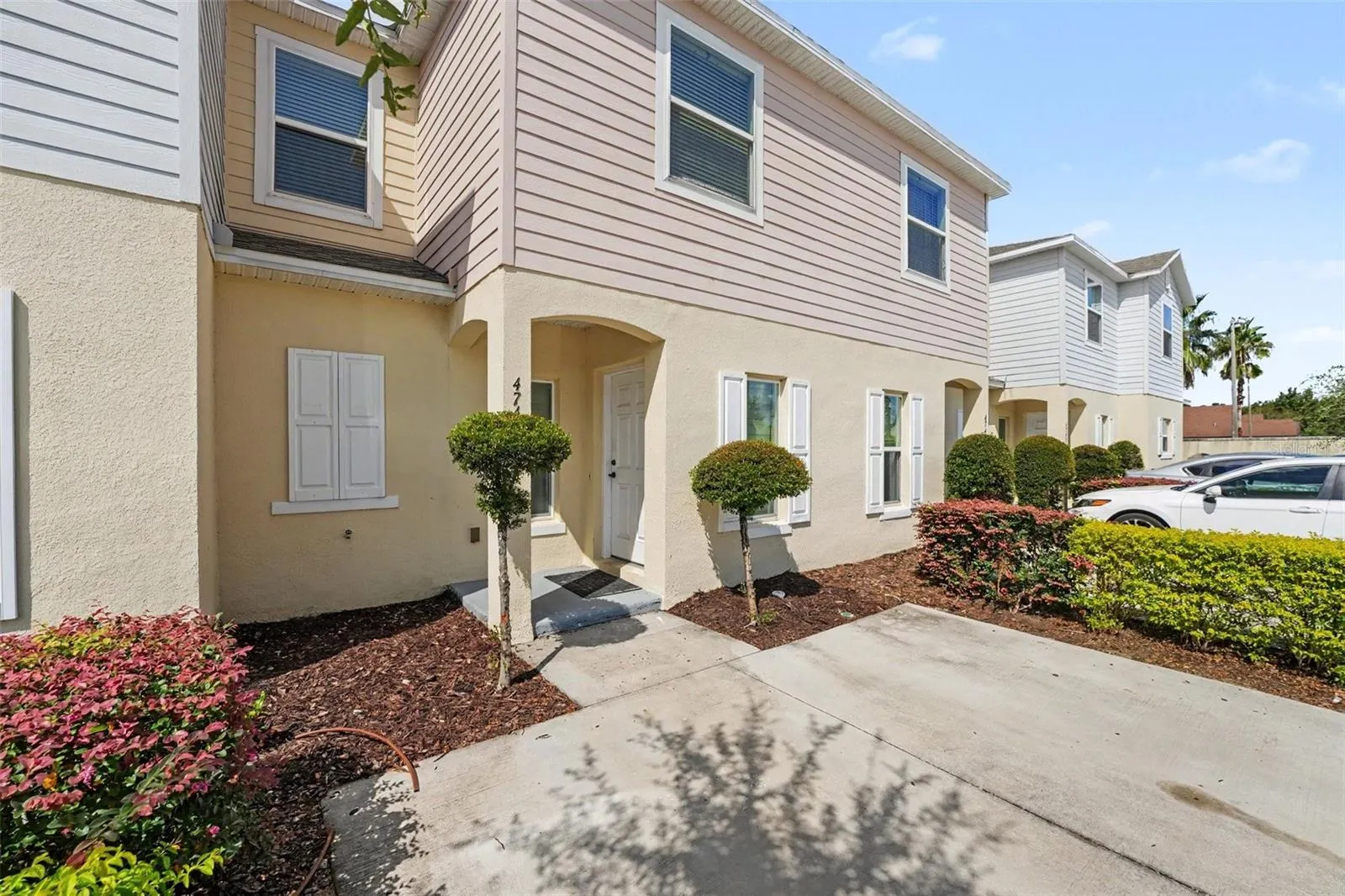 4747 CORAL CASTLE DR
