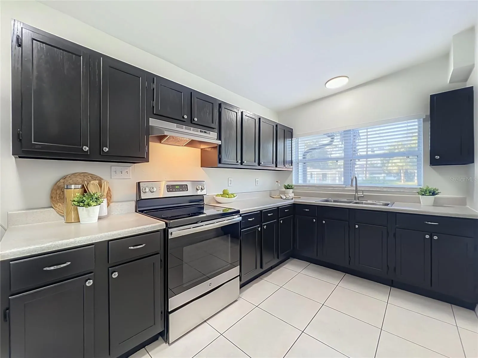 5939 DOGWOOD DR