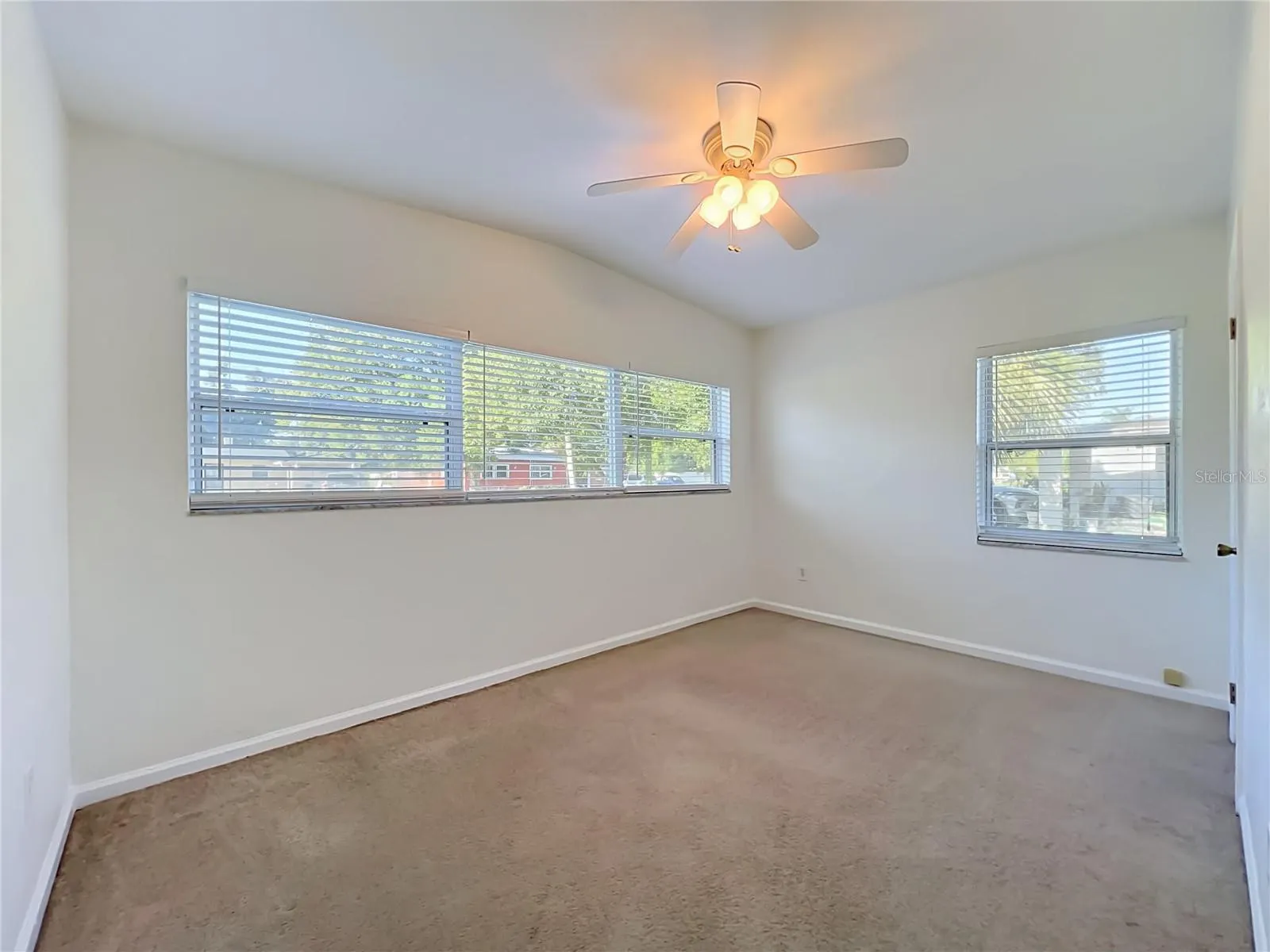 5939 DOGWOOD DR