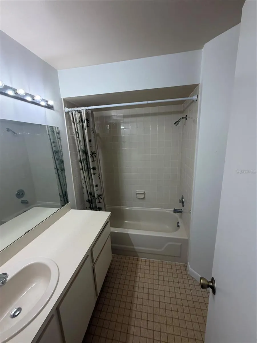 4045 ATRIUM DR #U6 #U6