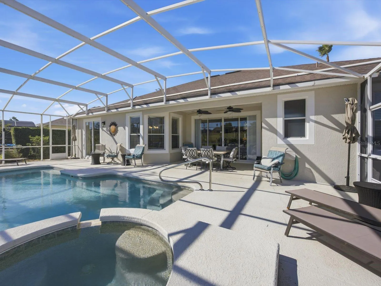 320 KINGS WAY