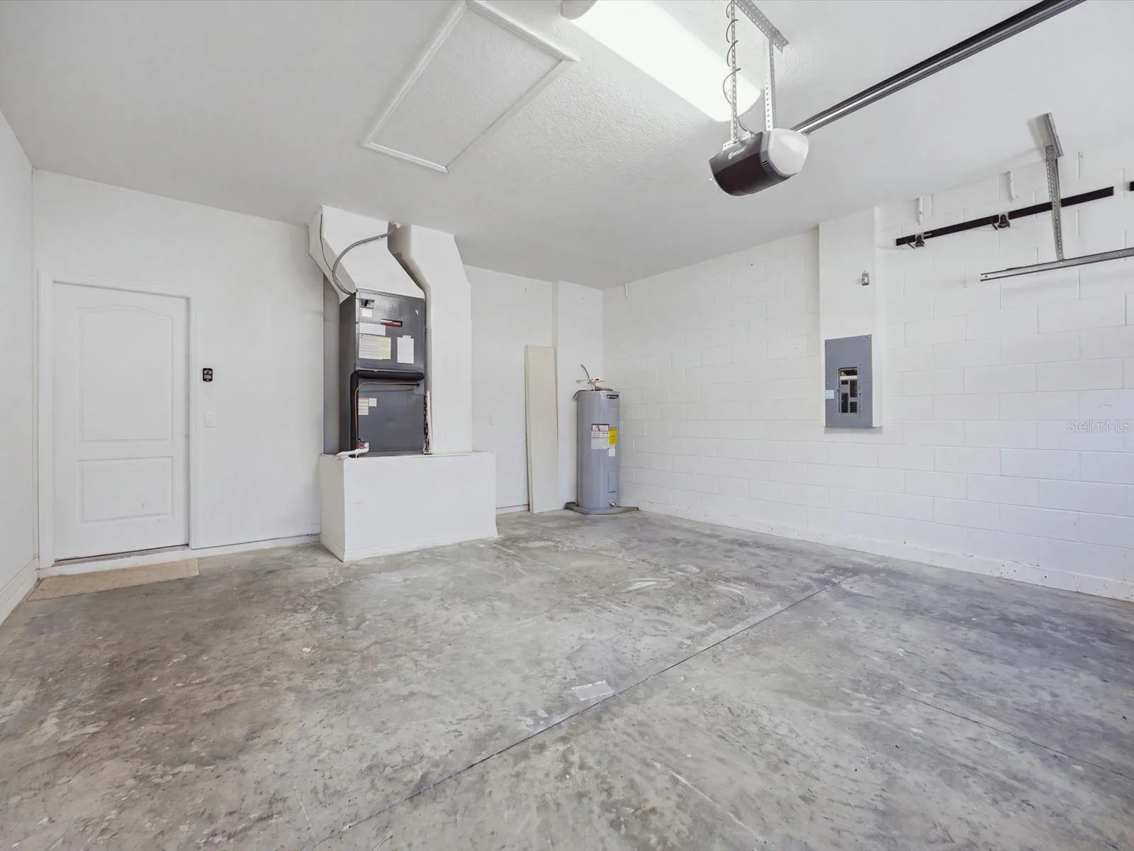 320 KINGS WAY