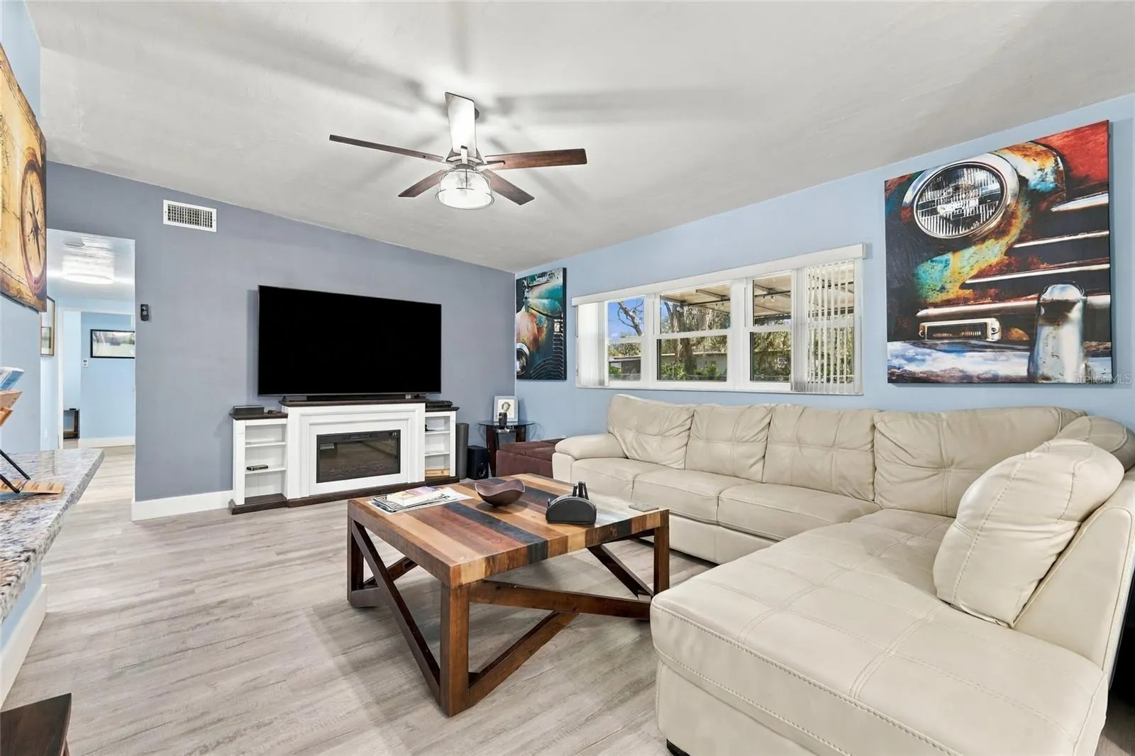 105 S HILLTOP DR