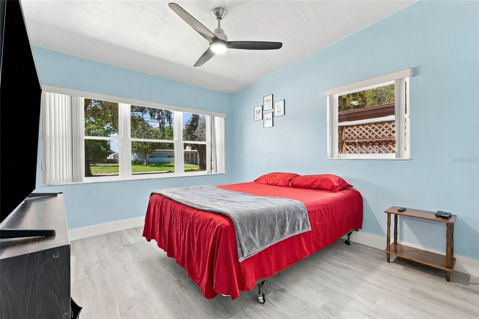 105 S HILLTOP DR