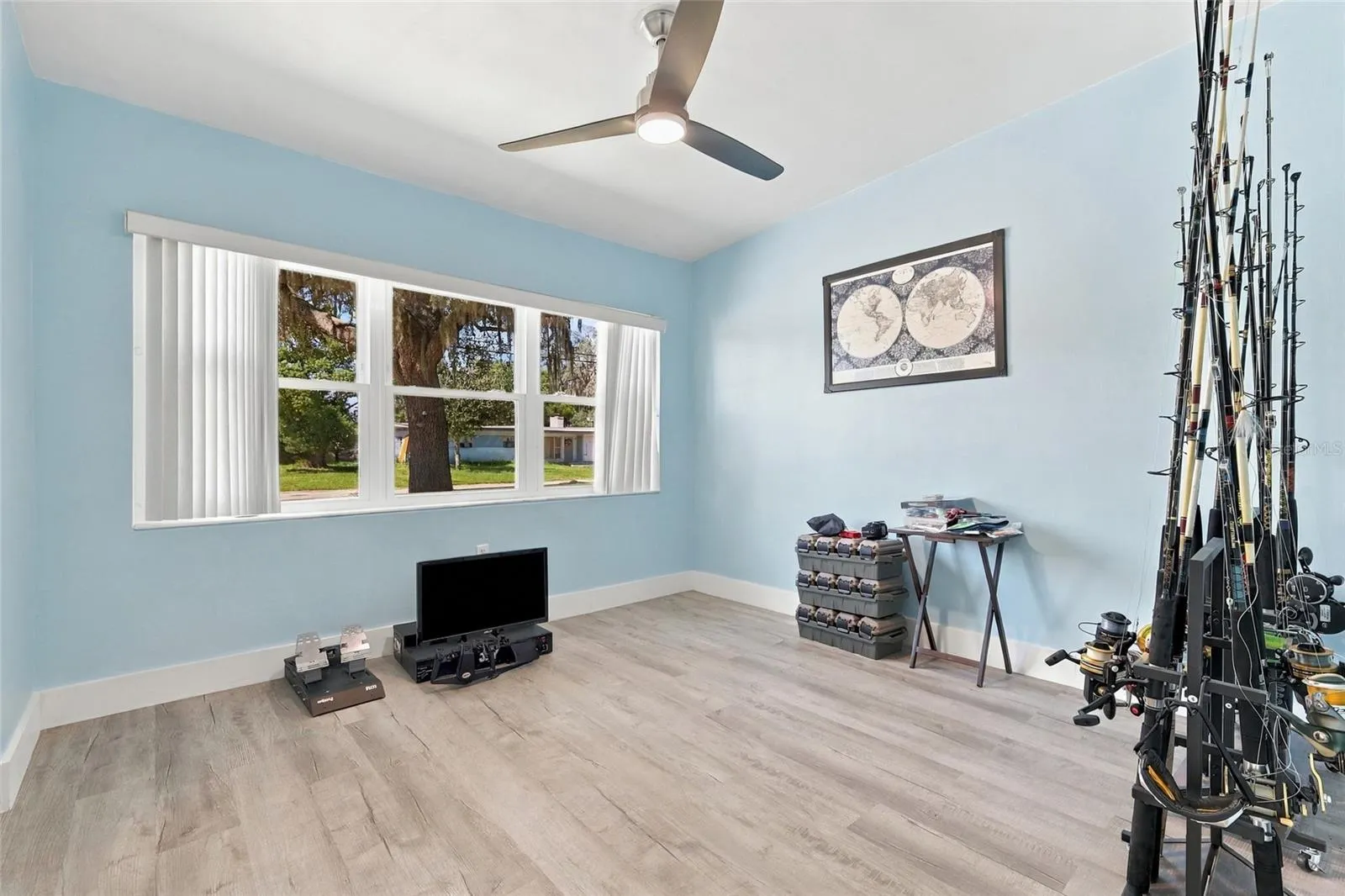 105 S HILLTOP DR