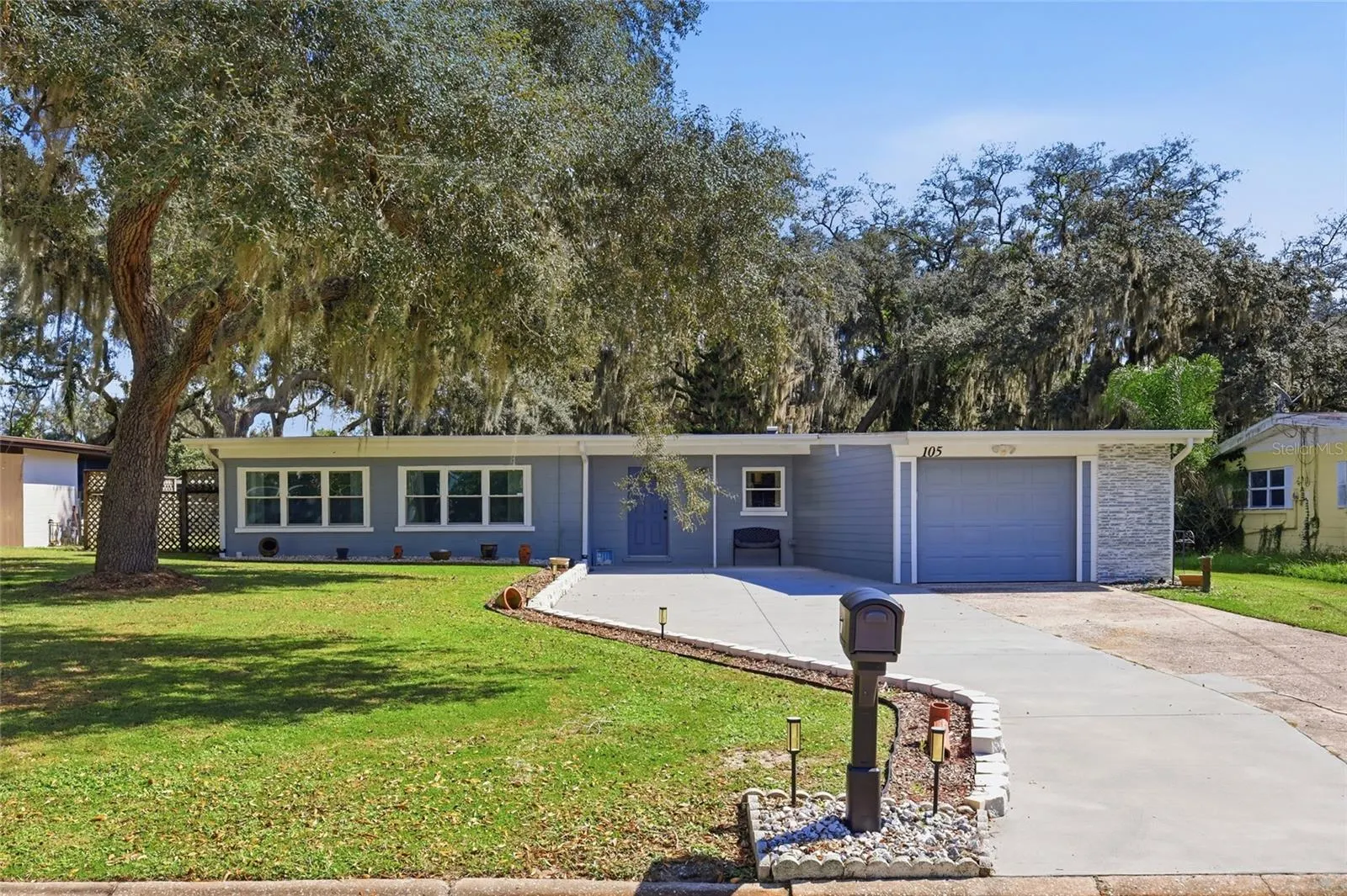 105 S HILLTOP DR