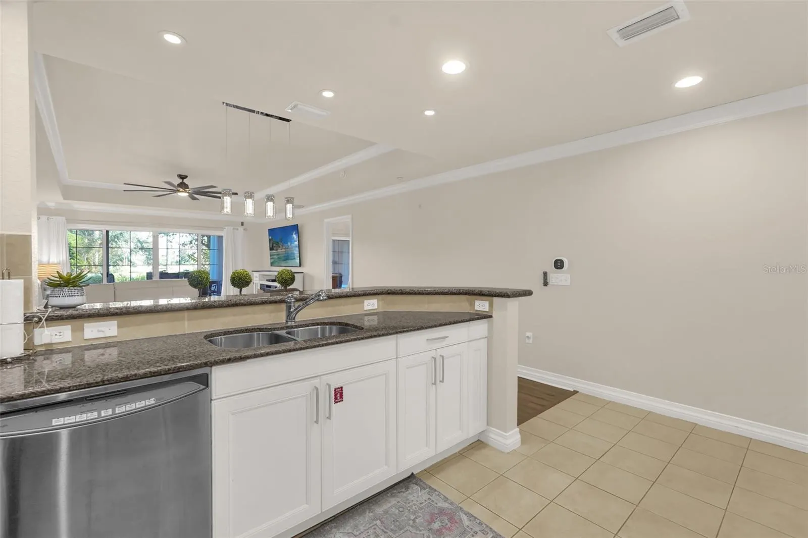 1106 SUNSET VIEW CIR #102 #102