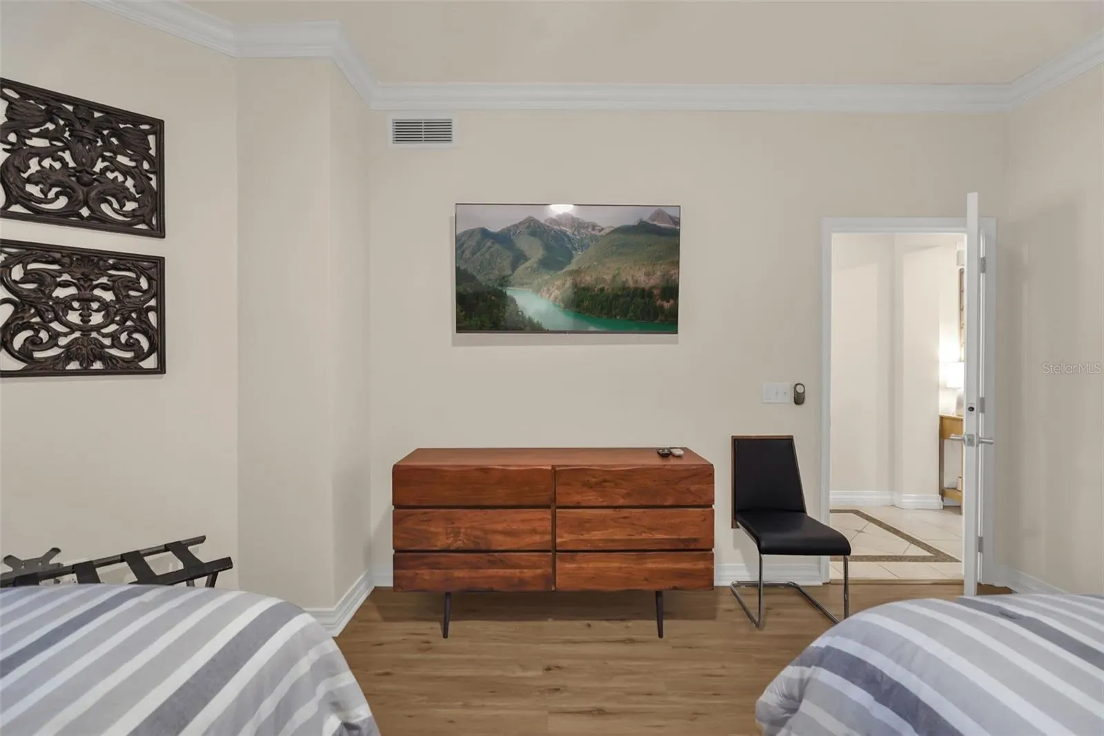 1106 SUNSET VIEW CIR #102 #102