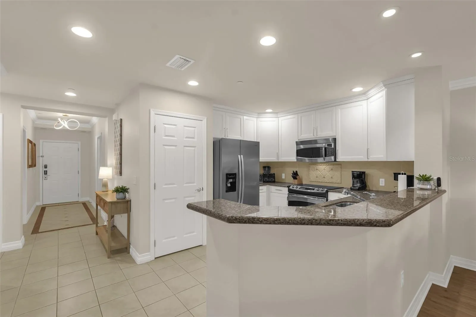 1106 SUNSET VIEW CIR #102 #102