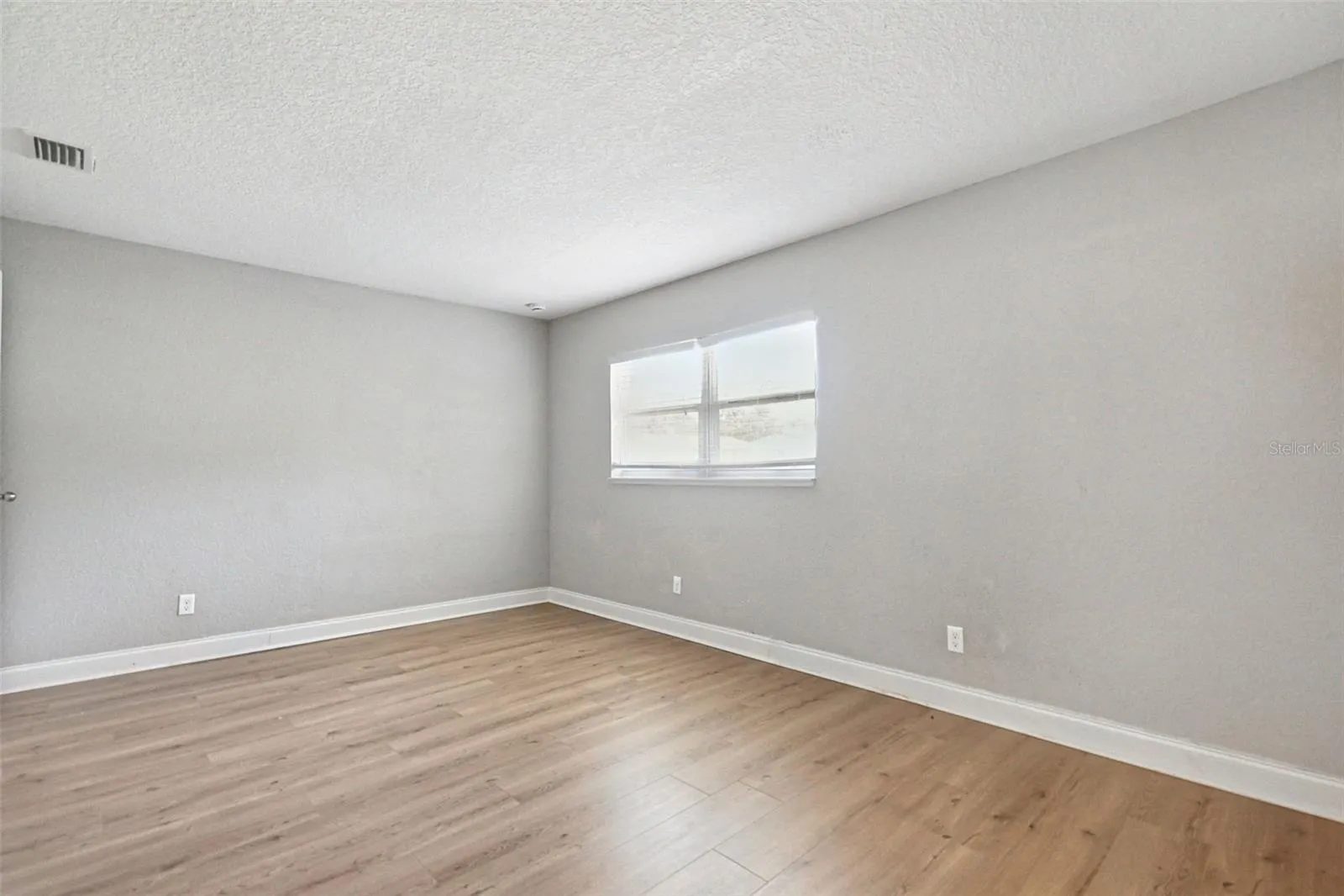 804 68TH AVE W