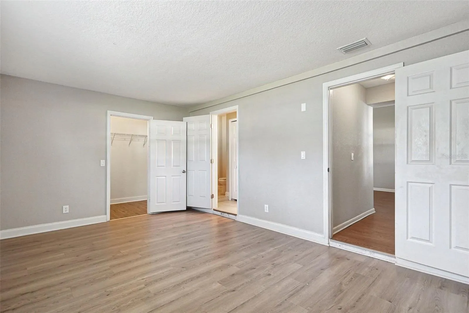 804 68TH AVE W