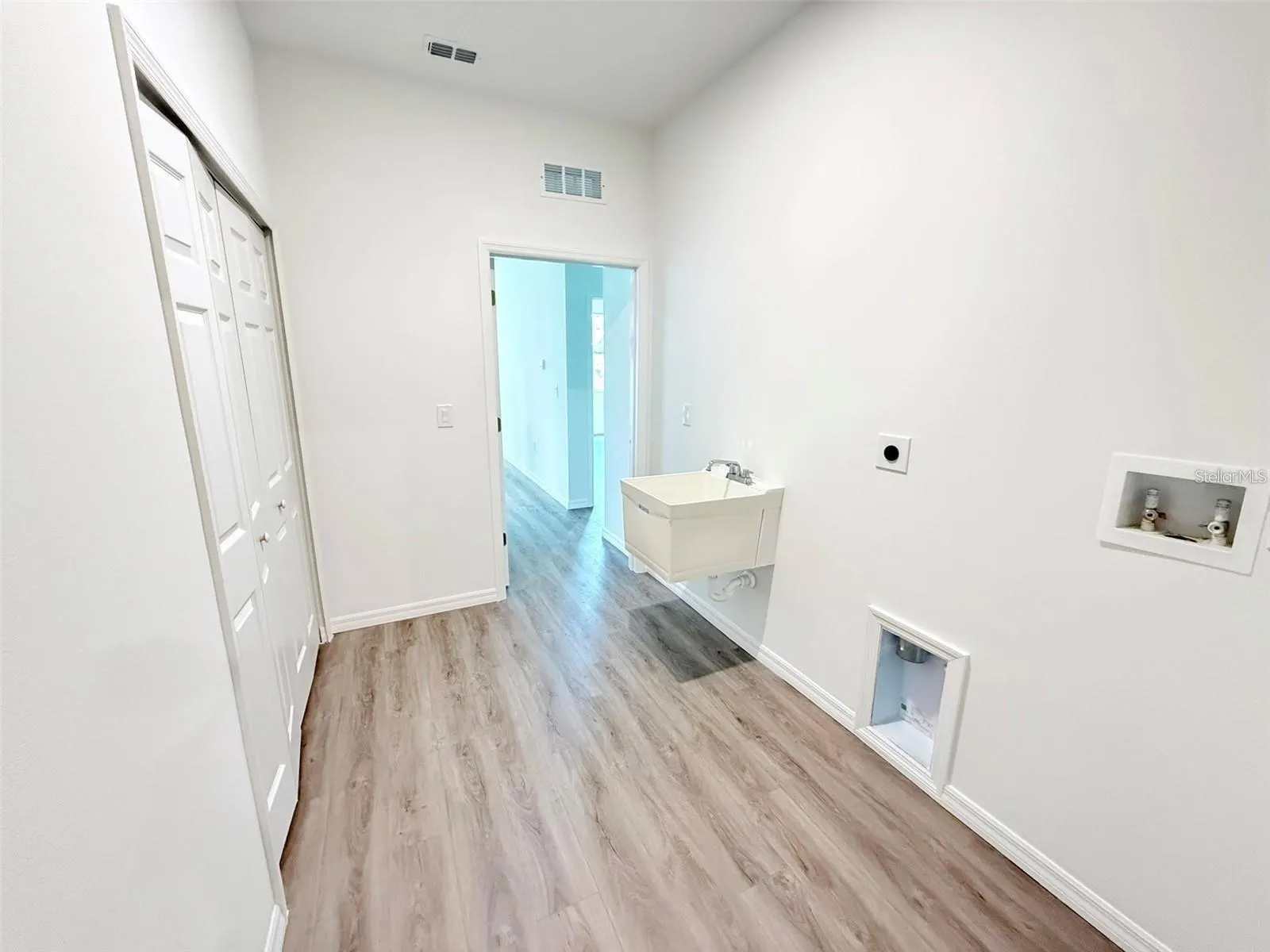 1074 KACERIK ST