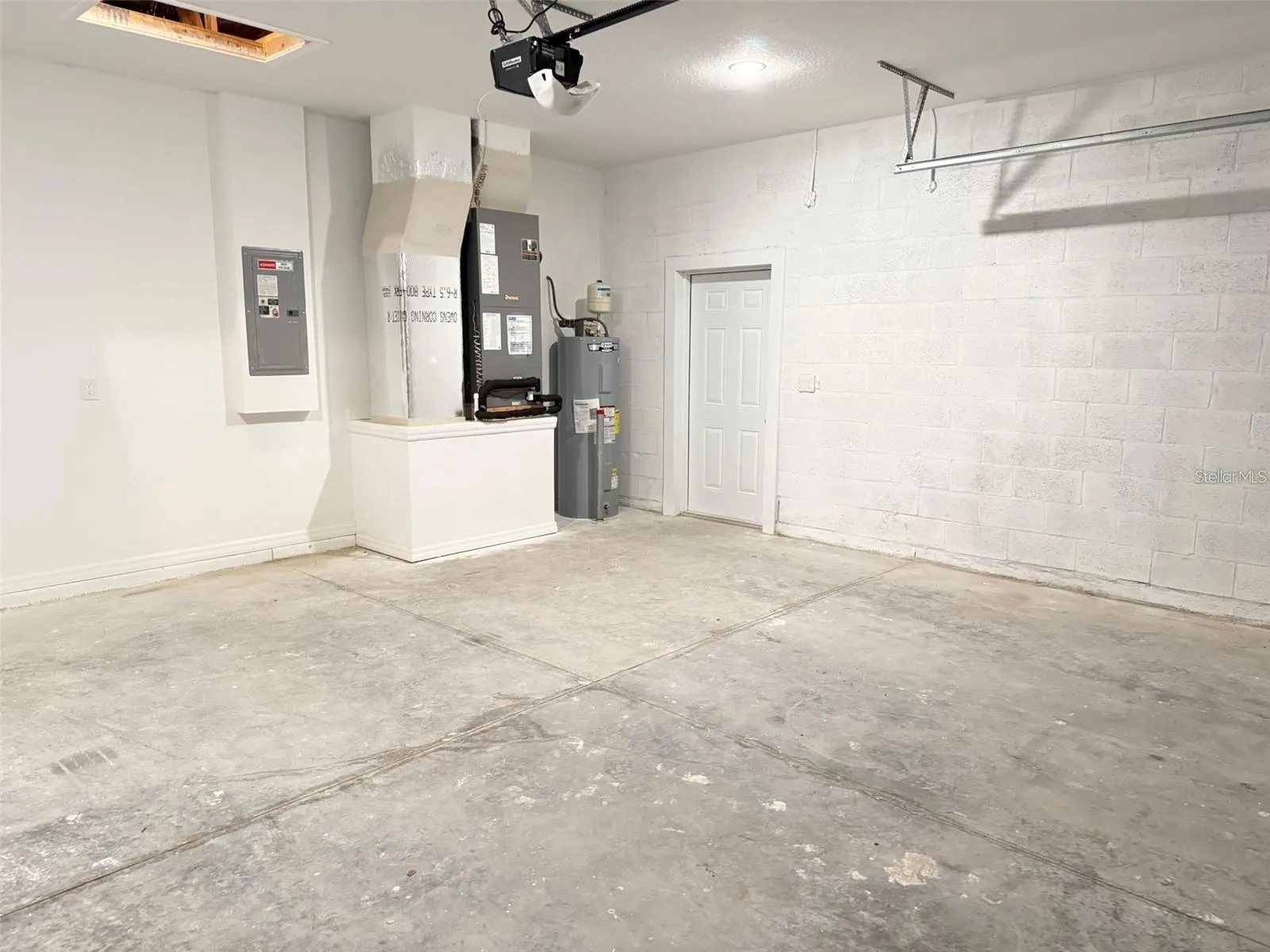 1074 KACERIK ST