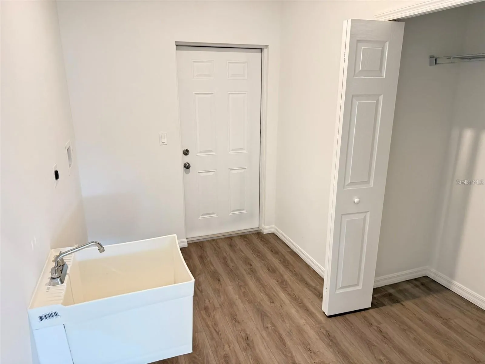1074 KACERIK ST