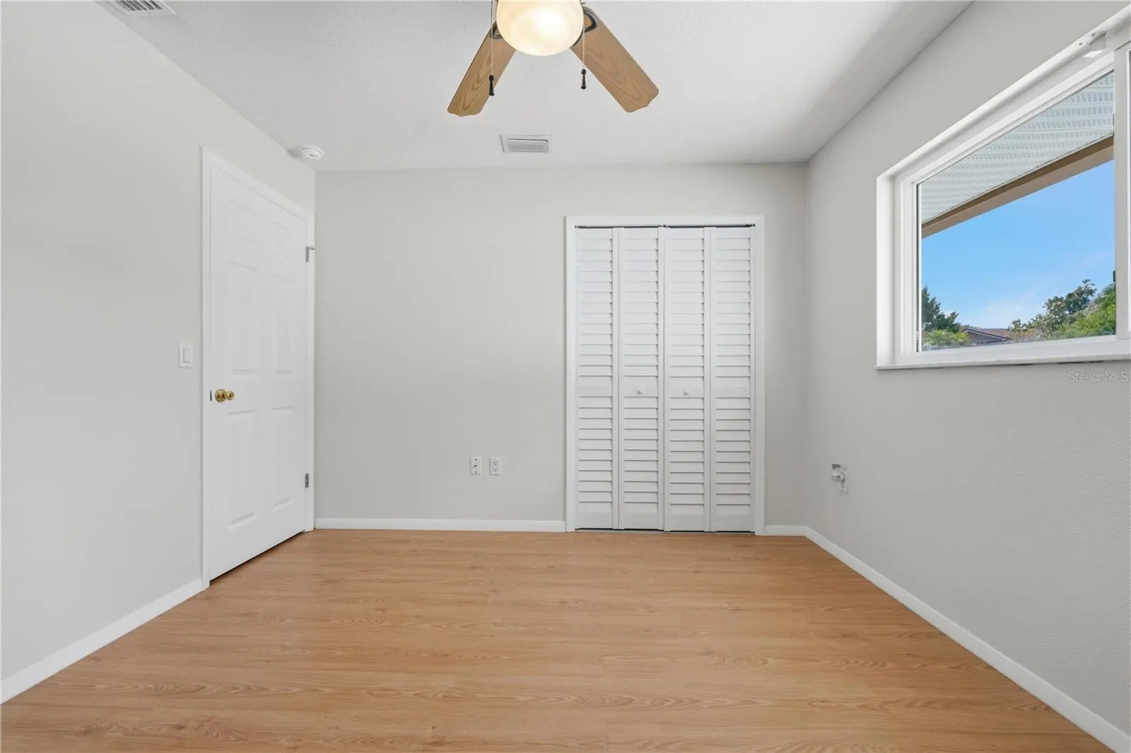 524 SPRING OAKS BLVD