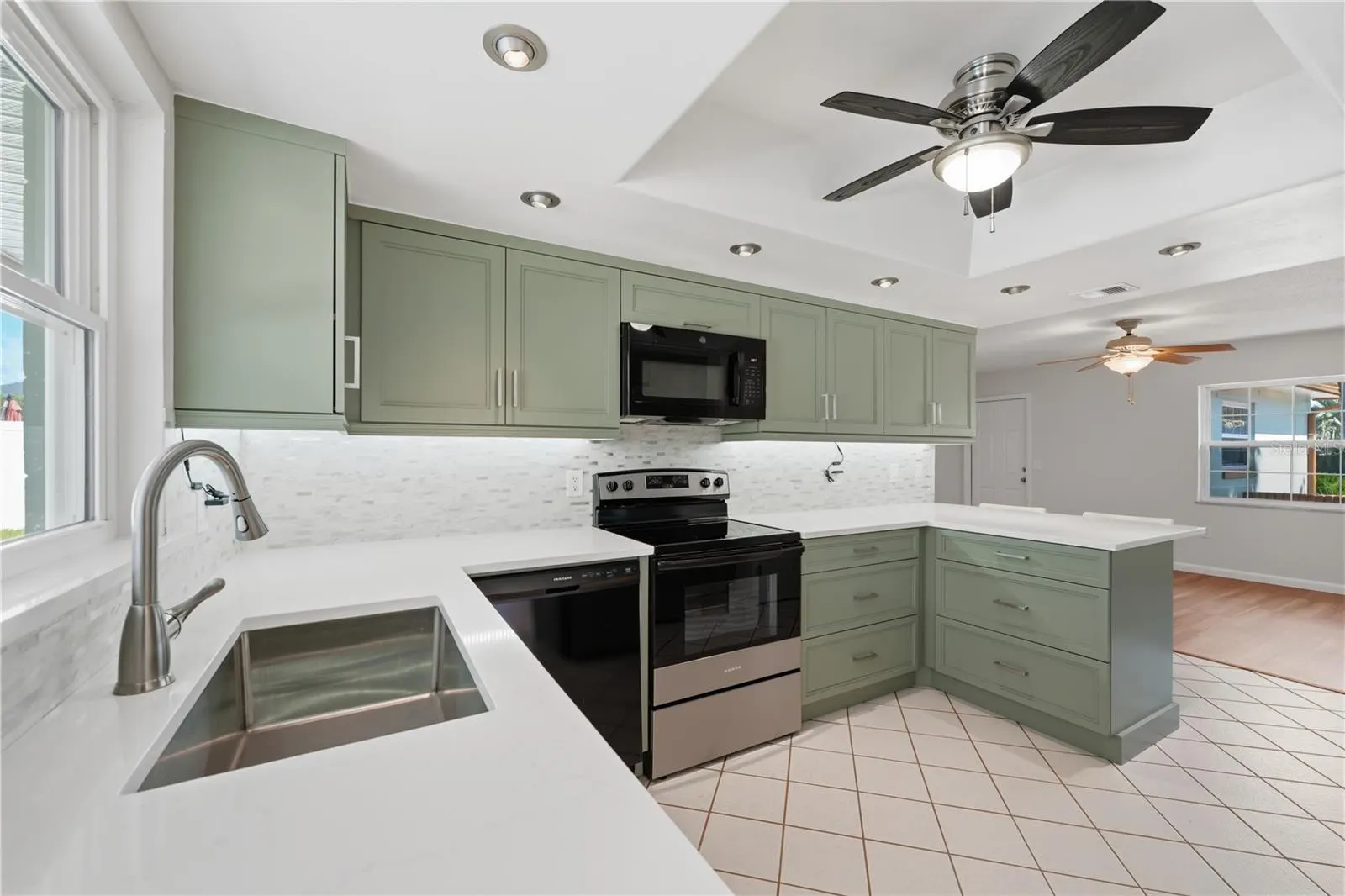 524 SPRING OAKS BLVD