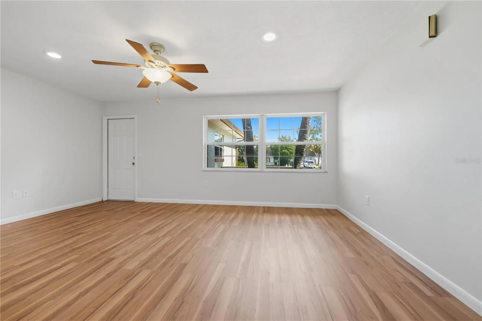 524 SPRING OAKS BLVD