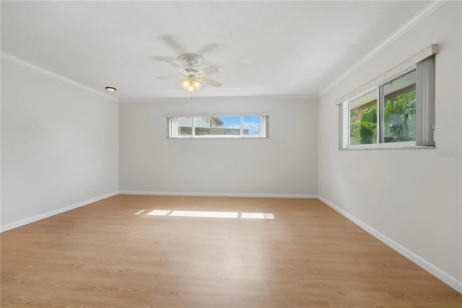 524 SPRING OAKS BLVD