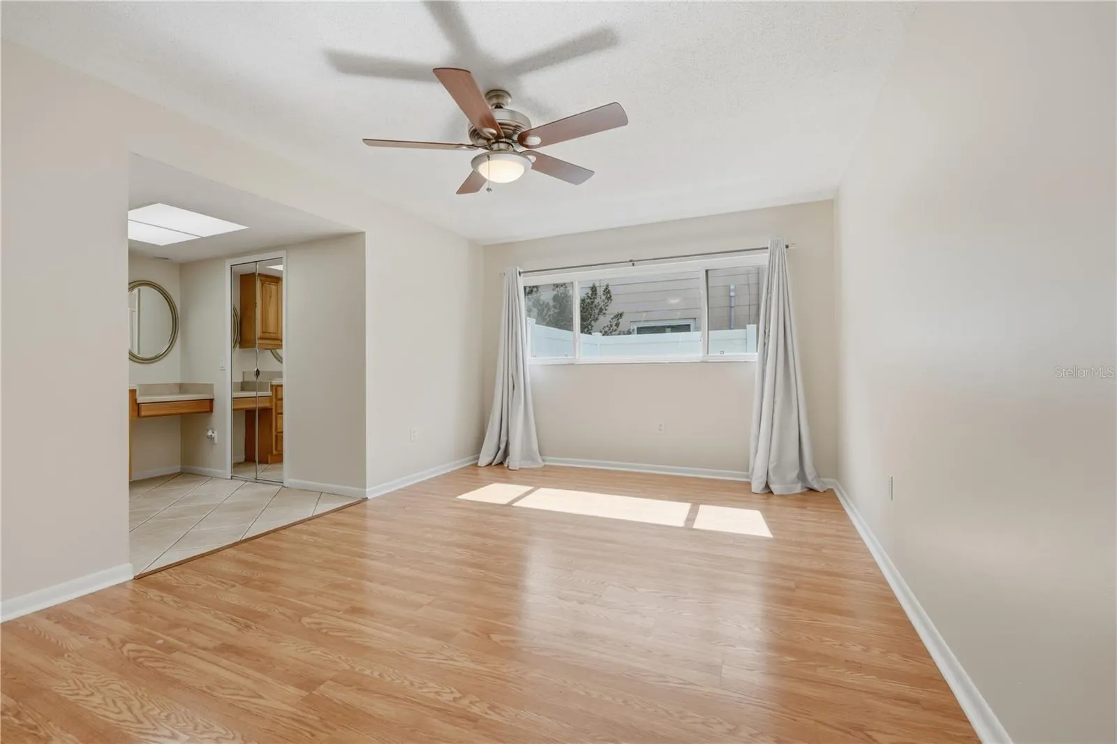 524 SPRING OAKS BLVD