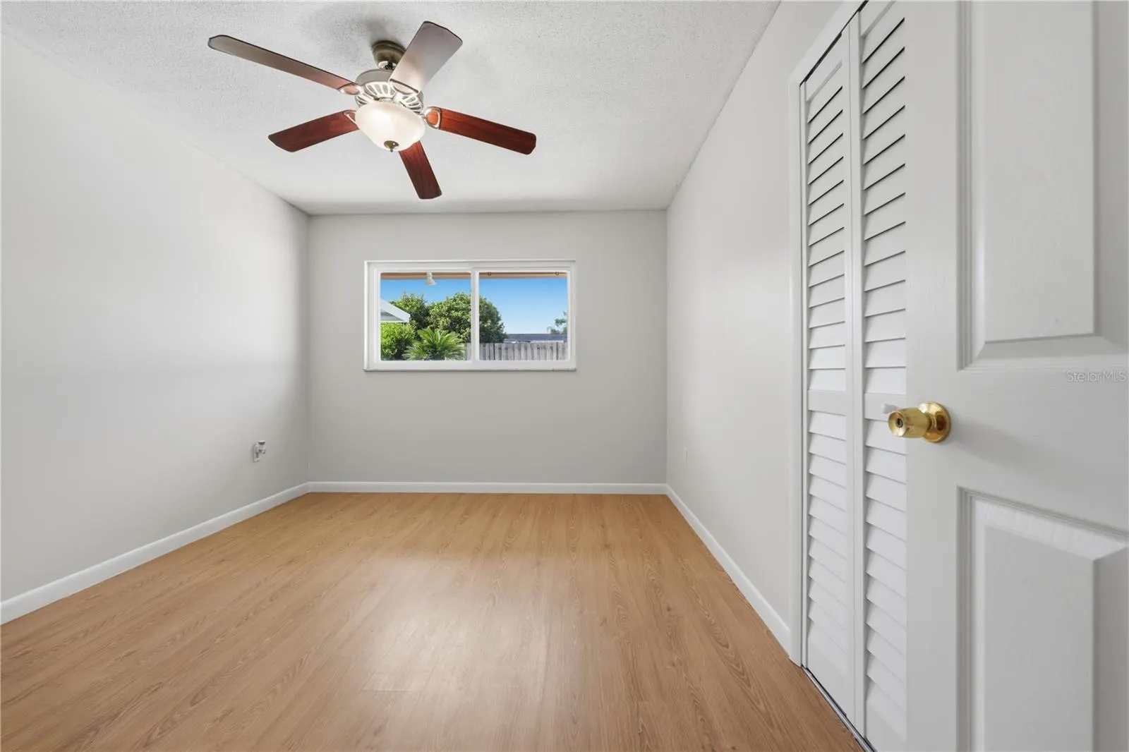 524 SPRING OAKS BLVD