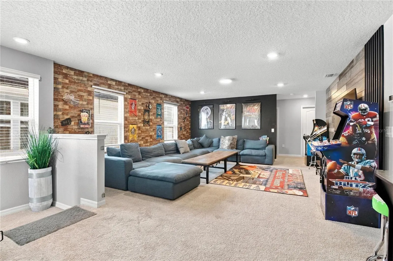 7400 OAKMOSS LOOP