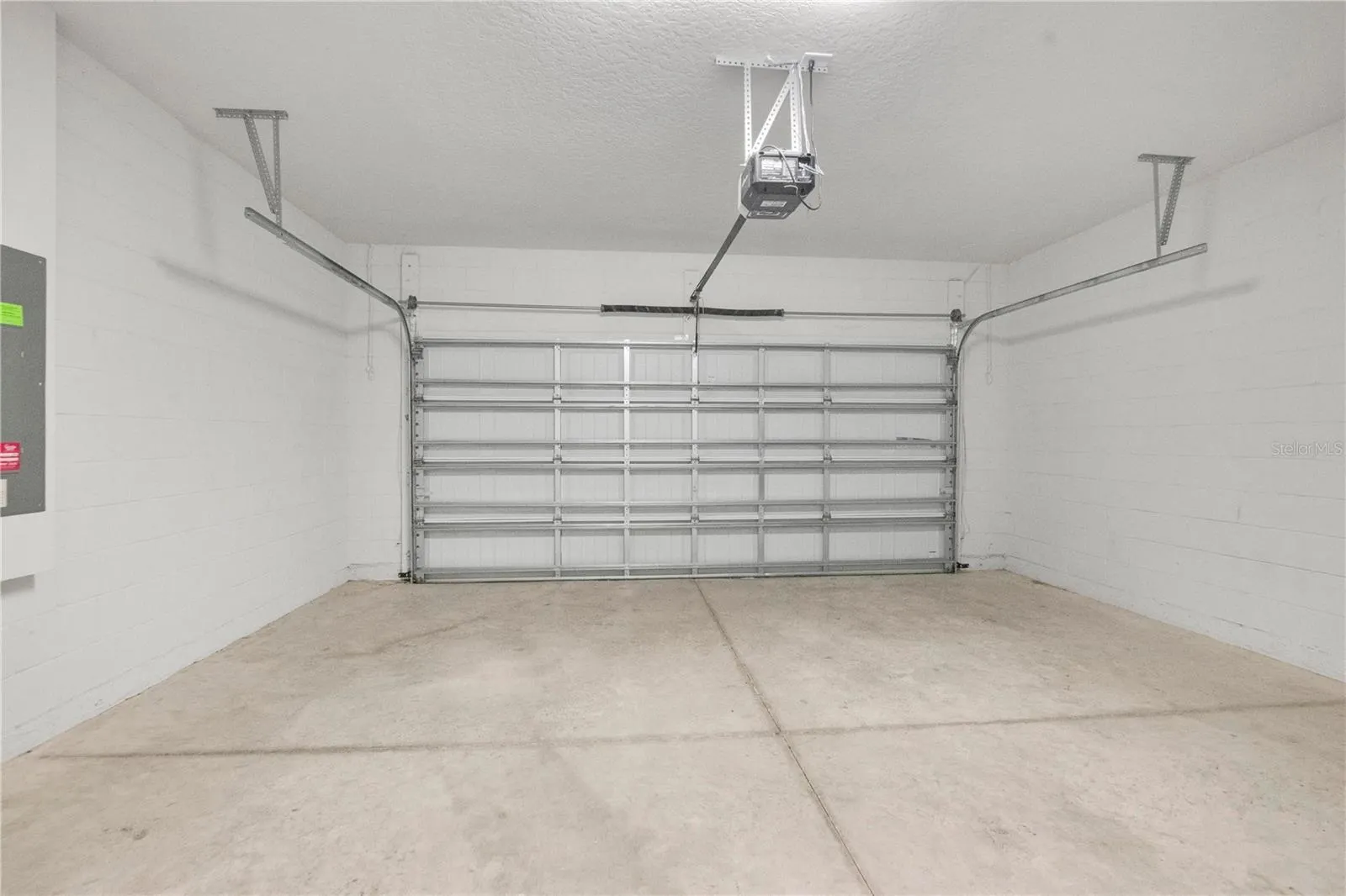 7400 OAKMOSS LOOP