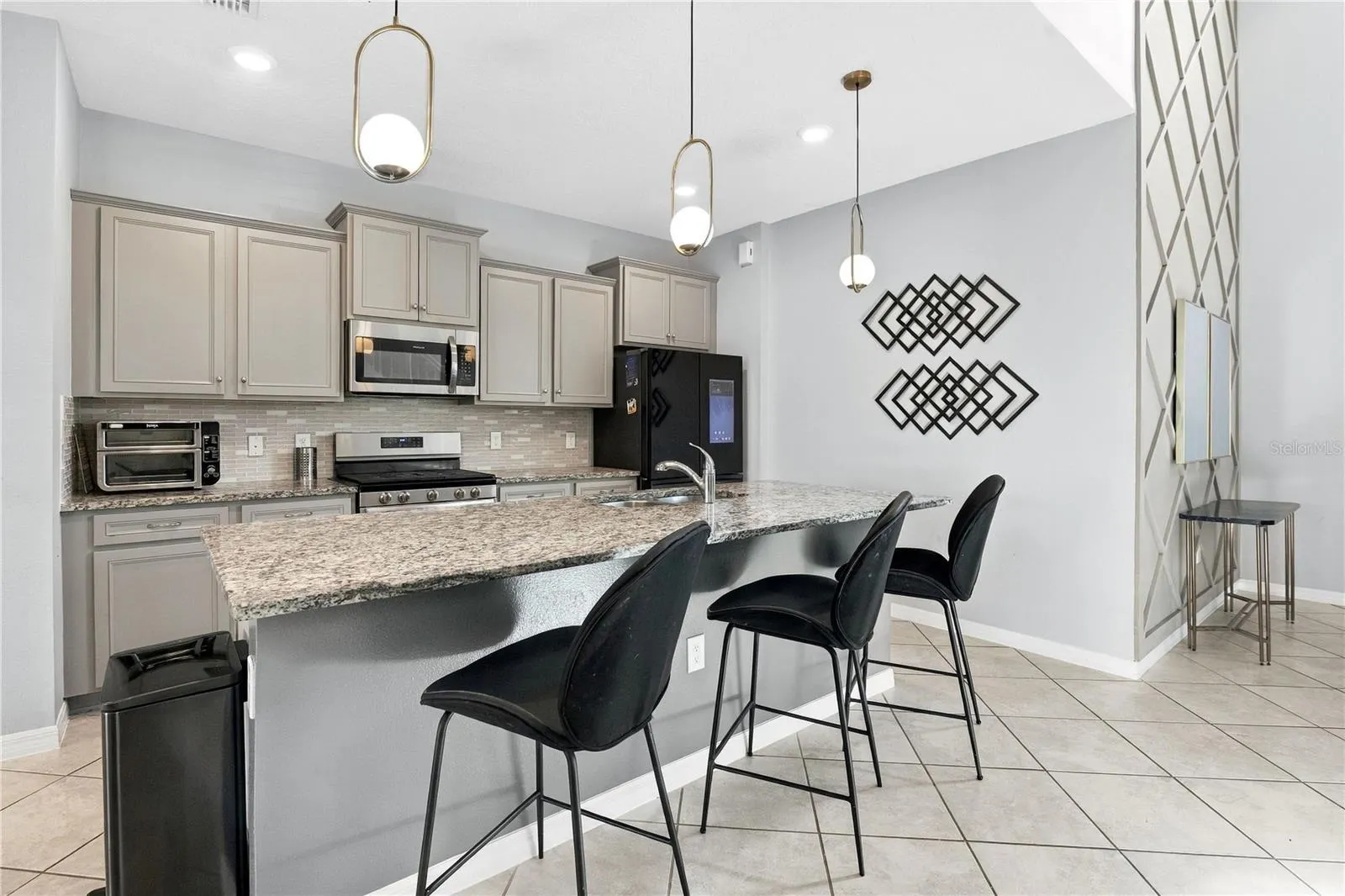 7400 OAKMOSS LOOP