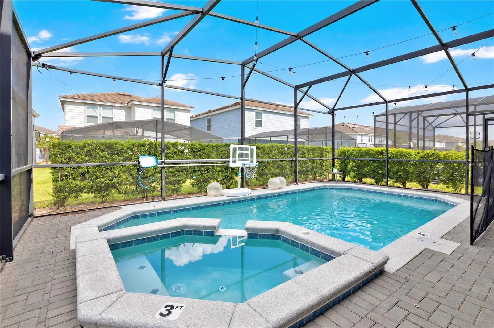 7400 OAKMOSS LOOP