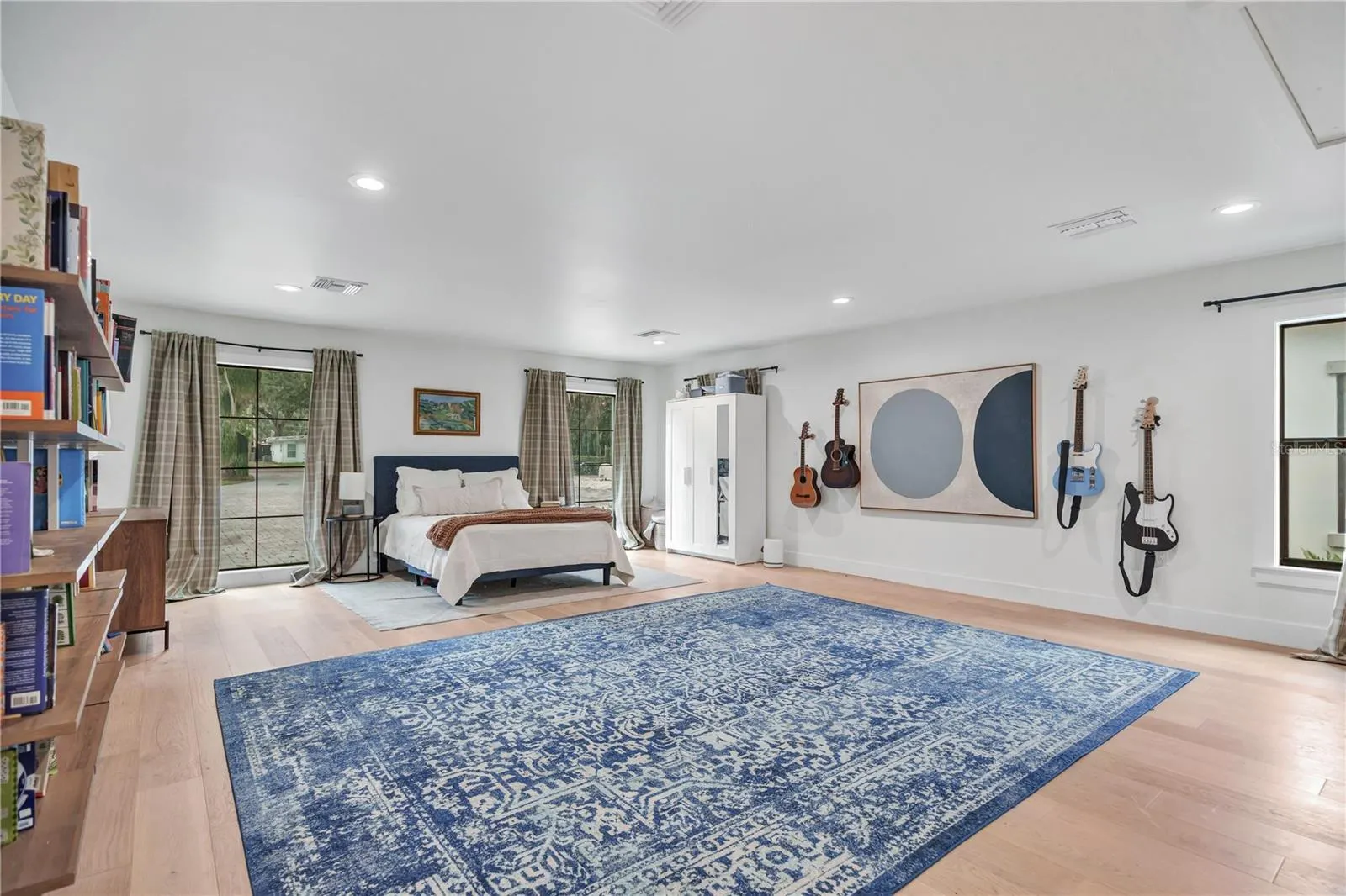 6922 SEMINOLE DR