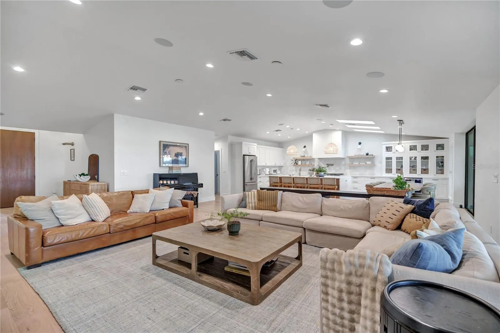 6922 SEMINOLE DR