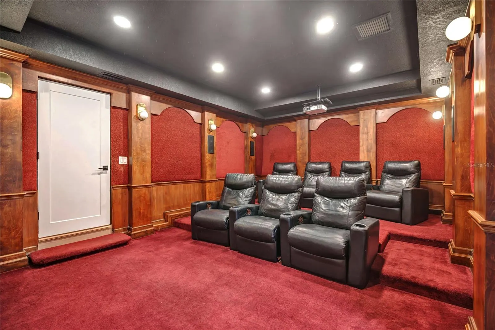 6922 SEMINOLE DR