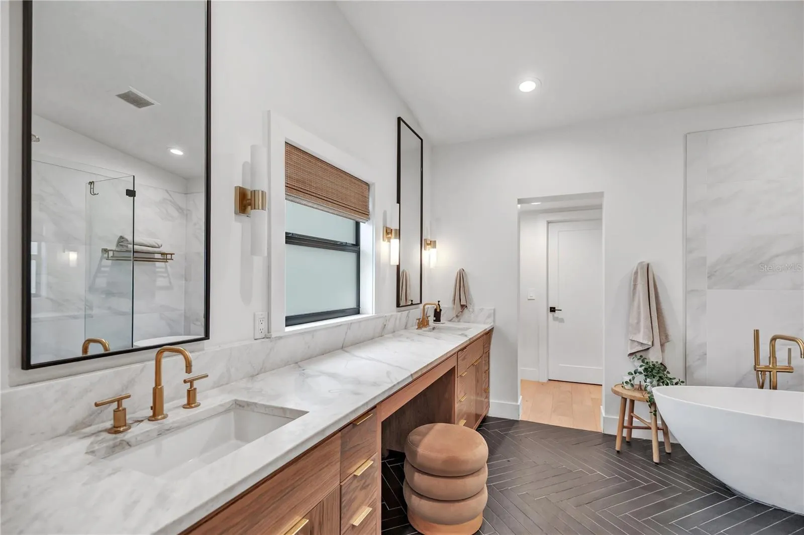 6922 SEMINOLE DR