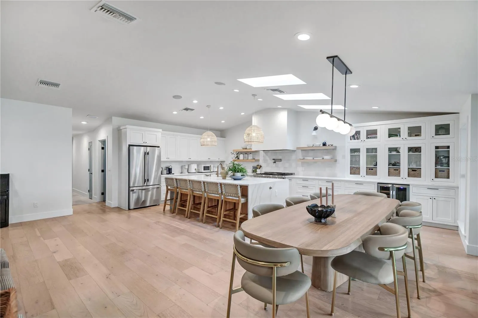 6922 SEMINOLE DR